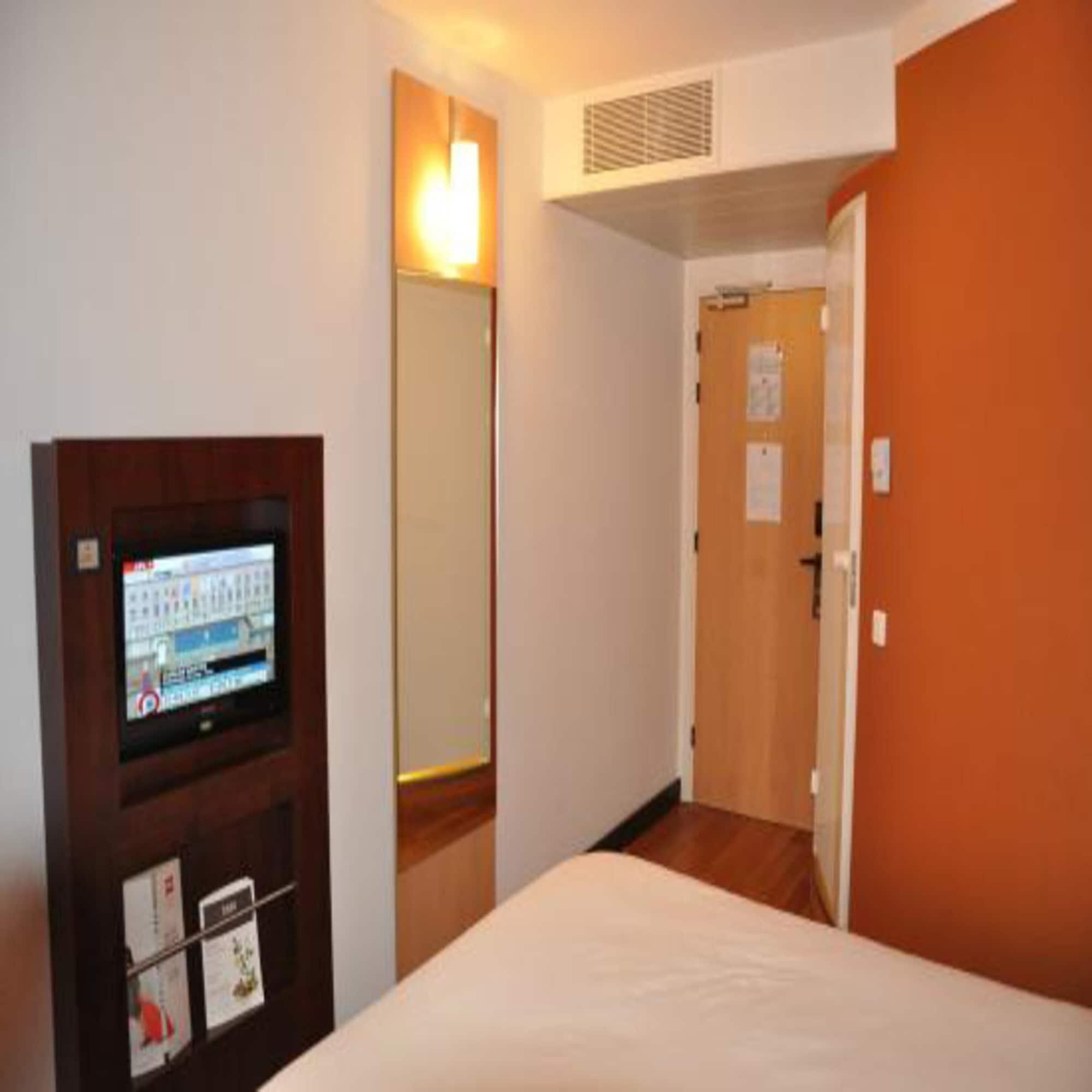 Ibis Marseille Centre Euromed Hotel Bagian luar foto